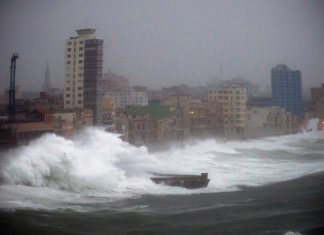 Havana's Malecon threatened by climate change, neglect (Report)