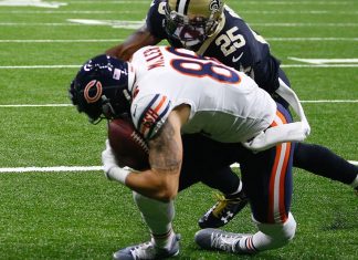Bears tight end reportedly undergoes emergency surgery after gruesome leg injury (Report)
