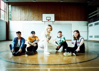 Rising pop titans Fickle Friends on their vibrant new single and sold-out UK tour (Report)