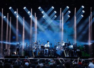 10 videos that show what a breathtaking live act Bon Iver are (Report)
