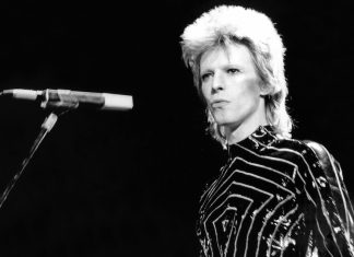 Here’s the original lyrics to David Bowie’s ‘Starman’ (Report)
