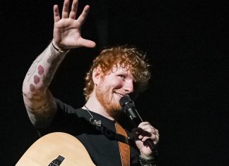 Ed Sheeran plans to be touring again within the month despite broken arm (Report)