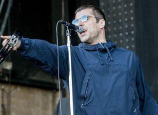 Liam Gallagher performs ‘Some Might Say’ and ‘Cigarettes & Alcohol’ for the first time as solo artist (Report)