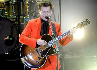 Harry Styles fans speak out against sexual assault after his crotch was grabbed during gig (Report)