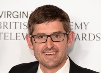 Louis Theroux has stirred some serious Twitter hype for this Christmas jumper (Report)