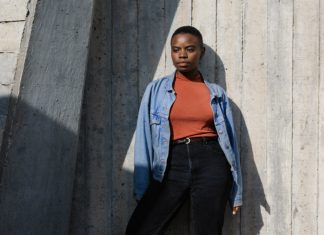 Vagabon on her honest songwriting, working with rappers, and staying sane on tour (Report)