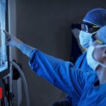 102088417_surgeonsgetty.jpg