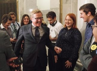 ‘Ideological sex clubs’: Alberta gay-straight alliance law faces court challenge (Report)