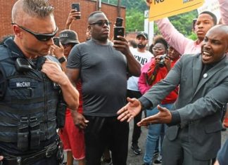 Hundreds protest police shooting death of black teen in East Pittsburgh (Report)