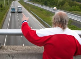 Freddie Wilson isn’t dead — and he’s still waving from his overpass (Report)