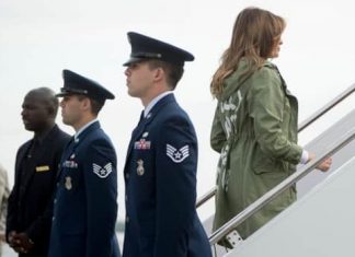 Melania Trump dons ‘I really don’t care’ jacket on flight to visit detained migrant children (Report)