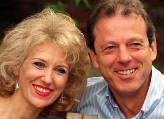 Entertainment: Angie’s tribute to ‘Dirty’ Den after Leslie Grantham’s death (News)