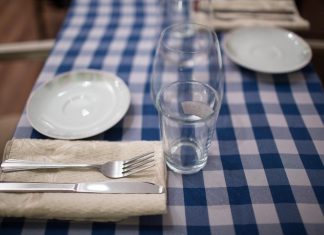 Saskatchewan seniors knowingly served roast seasoned with hand cleaner (Details)