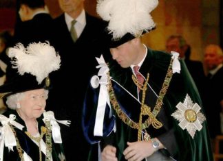 Clad in velvet robe and plumed hat in baking heat…the Queen of cool | Royal | News (Details)