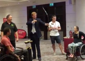 Prince Harry arrives at Twickenham without Meghan as he takes aim at waiting press | Royal | News (Details)