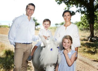 Swedish royal family share charming set of photos from summer holiday break | Royal | News (Details)