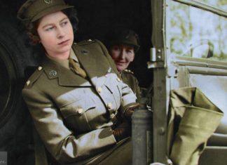 The Queen looks just like Princess Charlotte in WW2 photo | Royal | News (Details)