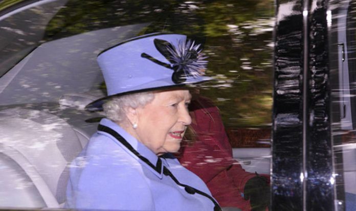 Queen briefed on Brexit: Theresa May in Balmoral to update ...