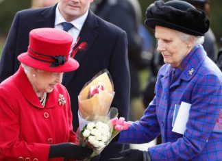The Queen ‘shocked’ as lady-in-waiting falls down stairs missing monarch ‘by INCHES’ | Royal | News (Details)