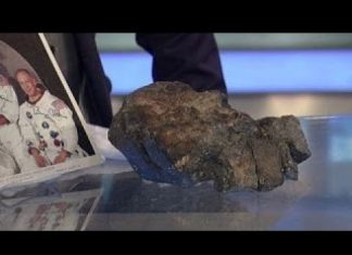 Chunk of moon that fell to Earth lands $600K at auction Chunk of moon that fell to Earth lands $600K at auction