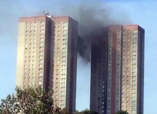 Leeds tower fire: black smoke seen billowing from 25-floor building Leeds tower fire: black smoke seen billowing from 25-floor building