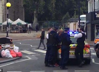 London train stabbing: Knifeman ‘goes on rampage and stabs commuters London train stabbing: Knifeman ‘goes on rampage and stabs commuters