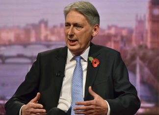 UK budget latest: Hammond to reveal PLAN B for a hard Brexit UK budget latest: Hammond to reveal PLAN B for a hard Brexit