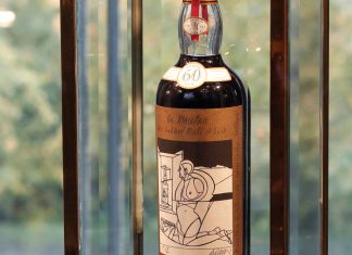 Whisky Sold for record $1.1 million at auction (Reports) Whisky Sold for record $1.1 million at auction (Reports)