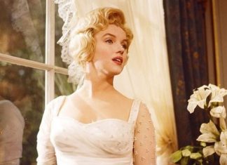 Marilyn Monroe Golden Globe breaking $250,000 at Hollywood auction Marilyn Monroe Golden Globe breaking $250,000 at Hollywood auction