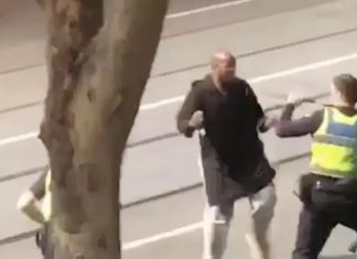 Melbourne Stabbing: Man shot by police after car was set on fire (Watch) Melbourne Stabbing: Man shot by police after car was set on fire (Watch)
