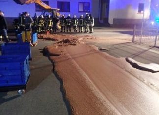 Chocolate factory spill in Germany (Photo) Chocolate factory spill in Germany (Photo)