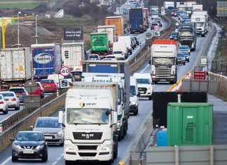 Christmas Eve travel chaos: UK’s motorists will take to main roads on Monday Christmas Eve travel chaos: UK’s motorists will take to main roads on Monday