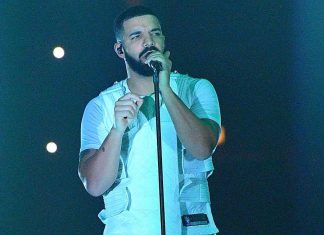 Drake Shares His Son Adonis’ Hand Painting (Photo) Drake Shares His Son Adonis' Hand Painting (Photo)