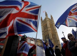 David Davis urges Theresa May to delay Brexit vote again (Report) David Davis urges Theresa May to delay Brexit vote again (Report)