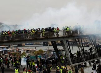 France yellow vest protests keep up pressure on unrepentant Macron France yellow vest protests keep up pressure on unrepentant Macron