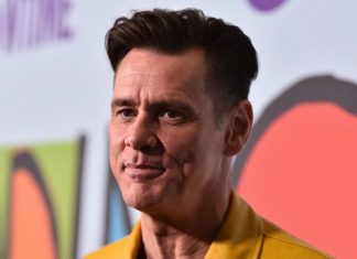 Jim Carrey Fires Back at Louis CK for Dissing Parkland Survivors, Report Jim Carrey Fires Back at Louis CK for Dissing Parkland Survivors, Report