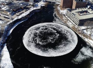 Maine: Massive spinning ice disc forms in US river Maine: Massive spinning ice disc forms in US river