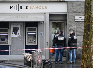 Paris bank robbery: ‘Several’ suspects on the run, Report Paris bank robbery: ‘Several’ suspects on the run, Report