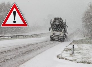 Snow and ice warning: travel chaos on UK roads Snow and ice warning: travel chaos on UK roads