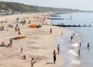 Hottest February day: Temperatures are 10 degrees higher Hottest February day: Temperatures are 10 degrees higher