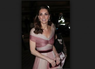 Kate Middleton Wears Pink Gucci Dress to Royal Gala (Photo) Kate Middleton Wears Pink Gucci Dress to Royal Gala (Photo)