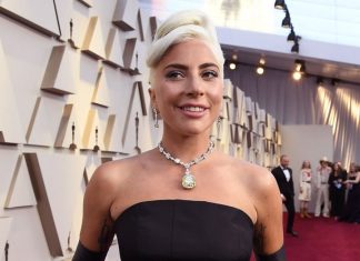 Lady Gaga shines in Tiffany yellow diamond (Photo) Lady Gaga shines in Tiffany yellow diamond (Photo)