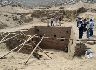 Scientists discover Incan tomb in Peru Scientists discover Incan tomb in Peru