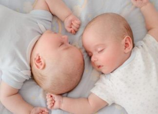 Semi-identical twins born in Australia, Report Semi-identical twins born in Australia, Report