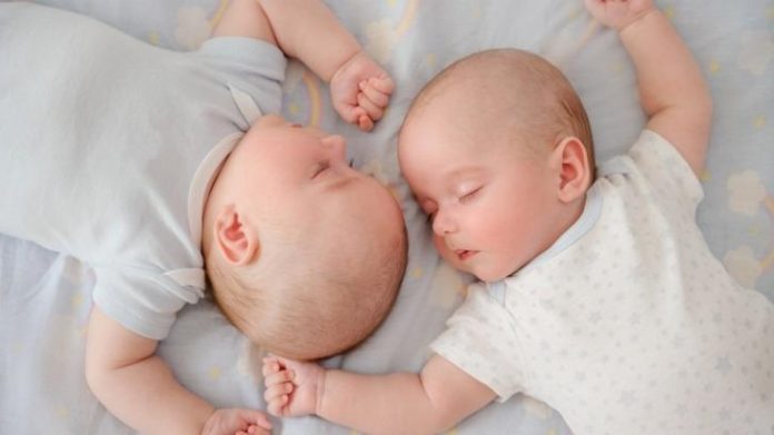 Semi-identical twins born in Australia, Report