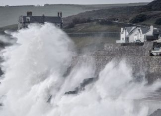 Storm Gareth latest: batters Britain with heavy rain and gale-force winds Storm Gareth latest: batters Britain with heavy rain and gale-force winds