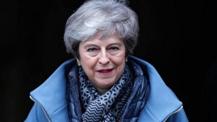 Theresa May 'delusional' on knife crime, Report