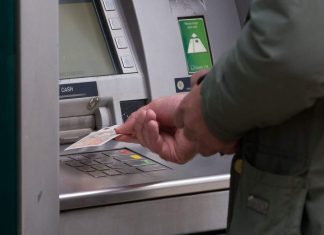 UK’s cash system in danger of collapse, report warns UK's cash system in danger of collapse, report warns