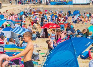 UK: Bank holiday weekend could be hottest Easter on record UK: Bank holiday weekend could be hottest Easter on record