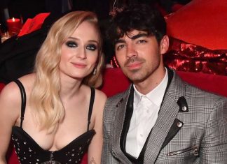 Joe Jonas and Sophie Turner Get Married in Las Vegas (Watch) Joe Jonas and Sophie Turner Get Married in Las Vegas (Watch)